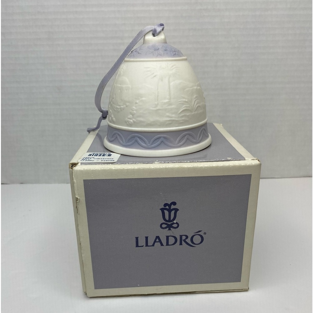 Llardo Christmas Bells Ornament 1993. Pre-Owned, Excellent Condition.